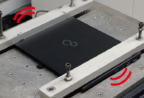 過酷な環境テストで堅牢性を実現。衝撃に耐える頑丈さ