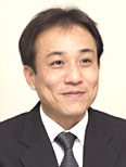 我妻 泰生 氏